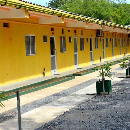 Sri Mayura Holiday Resort Катарагама Экстерьер фото